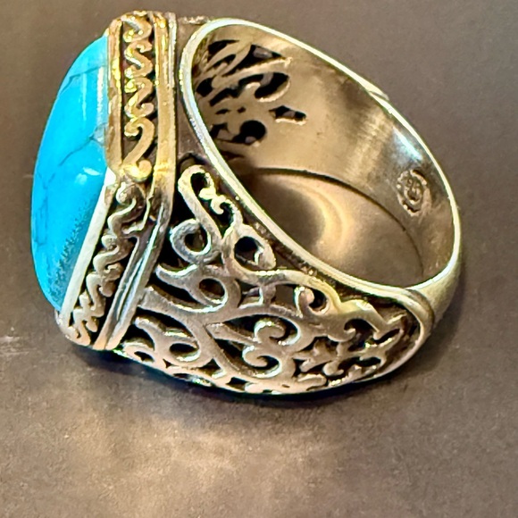 Turquoise and Silver Ring - Picture 2 of 8
